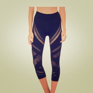 Alo yoga radiance Capri